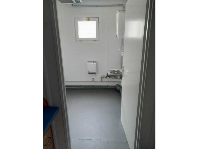 Container Durchgang Nebenraum