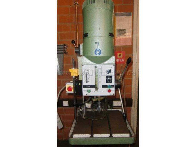 Frontansicht Bohrmaschine