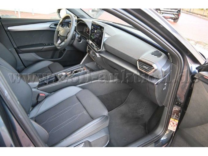 Innenansicht vorne rechts