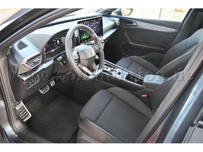 Innenansicht vorne links