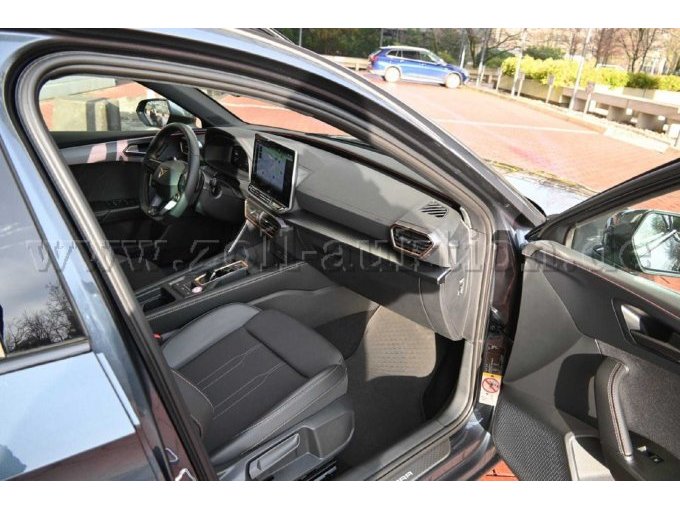 Innenansicht vorne rechts