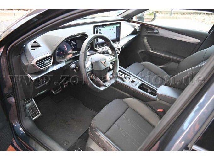 Innenansicht vorne links