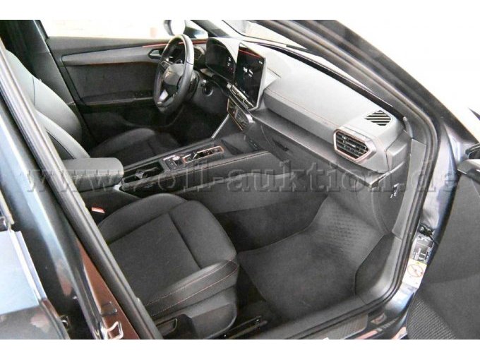 Innenansicht vorne rechts