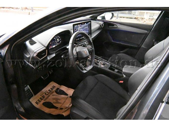 Innenansicht vorne links