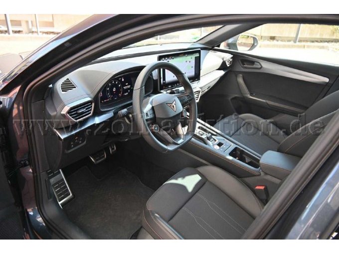 Innenansicht vorne links