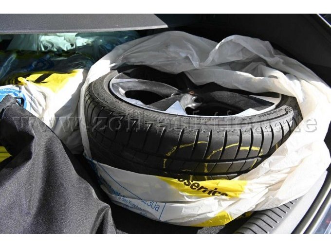 Ansicht Sommerkomplettradsatz (in Kofferraum liegend)