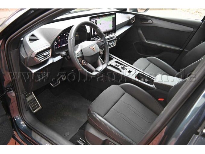 Innenansicht vorne links