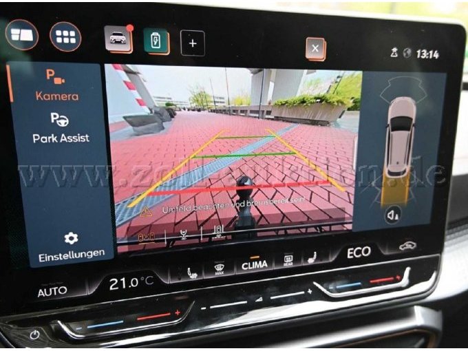 Ansicht Infotainment mit Rückfahrkamera