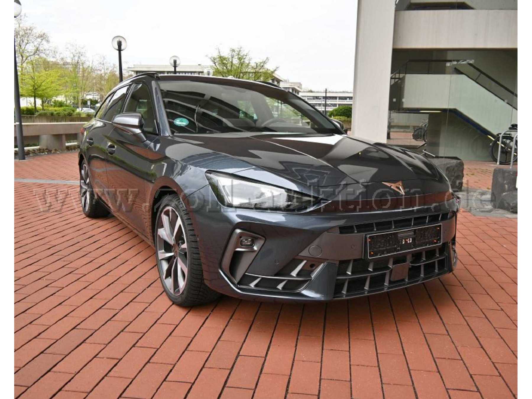 Außenansicht vorne rechts