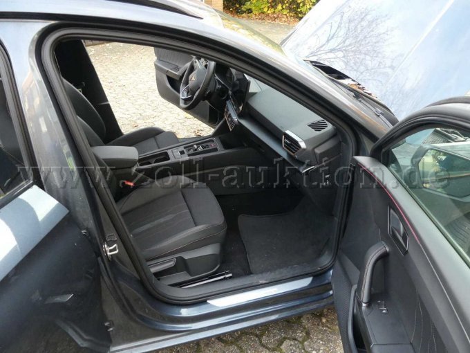 Innenansicht vorn rechts