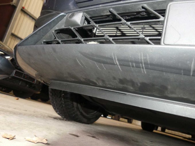 Beispiel Kratzer, Beschädigungen Stoßfänger und Spoiler vorn