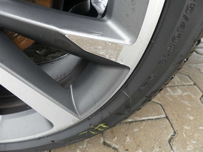 Beispiel Kleberrückstände Felgen