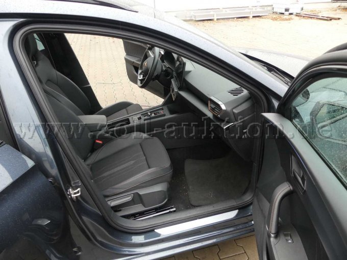 Innenansicht vorn rechts