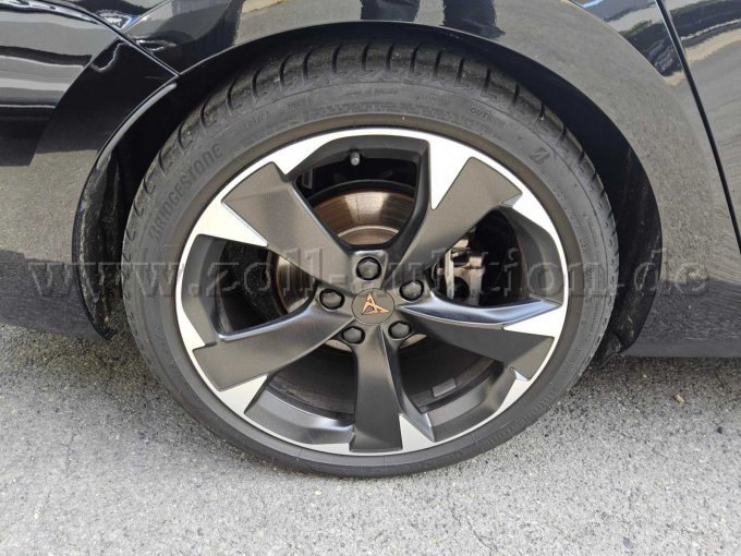 Fahrbereifung hinten