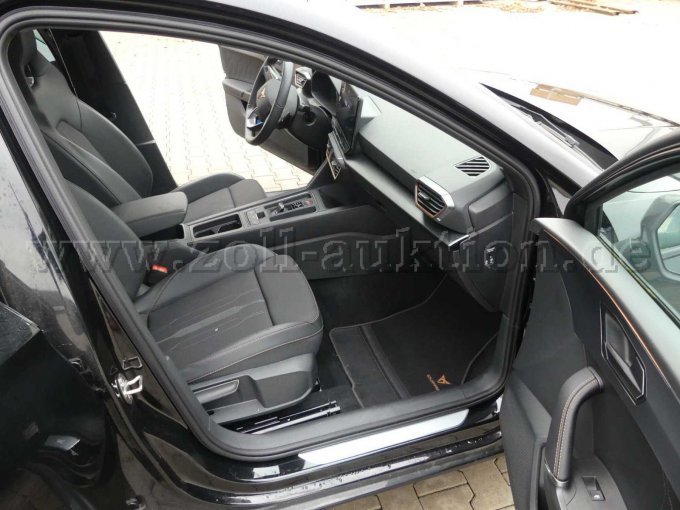 Innenansicht vorn rechts