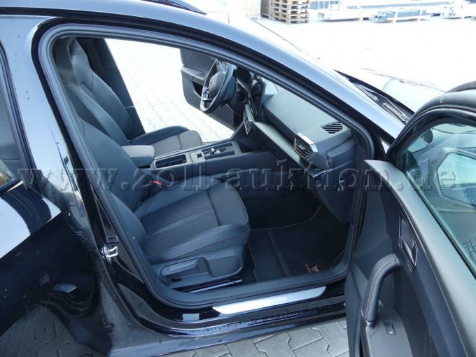 Innenansicht vorn rechts