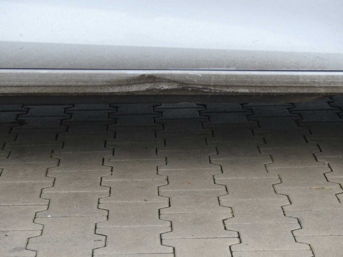 Beschädigung Unterholm, Schweller rechts