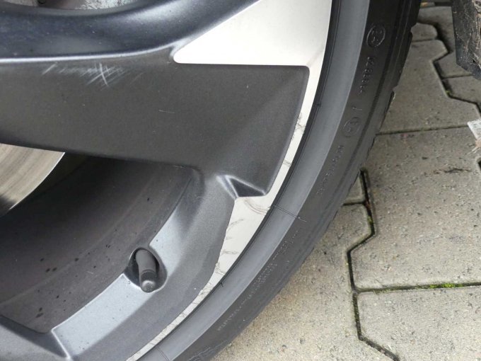 Beispiel Kratzer und Beschädigungen Felgen