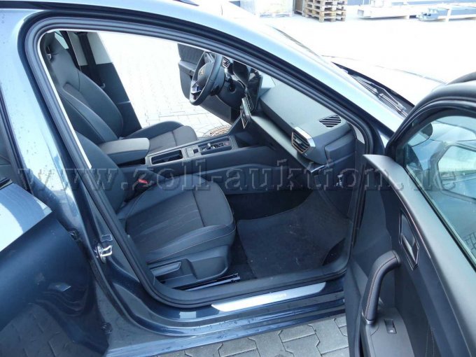 Innenansicht vorn rechts