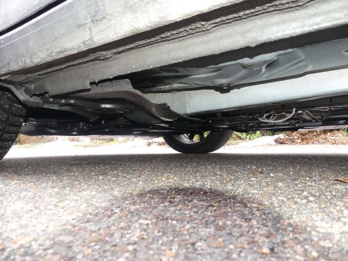 Beschädigungen Unterboden vorne