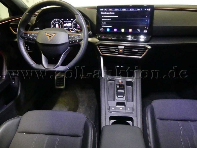 Innenansicht vorne Mitte