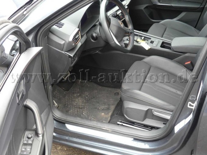 Innenraum vorn links