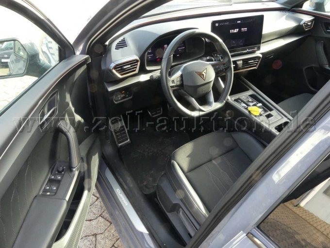 Innenansicht links vorn