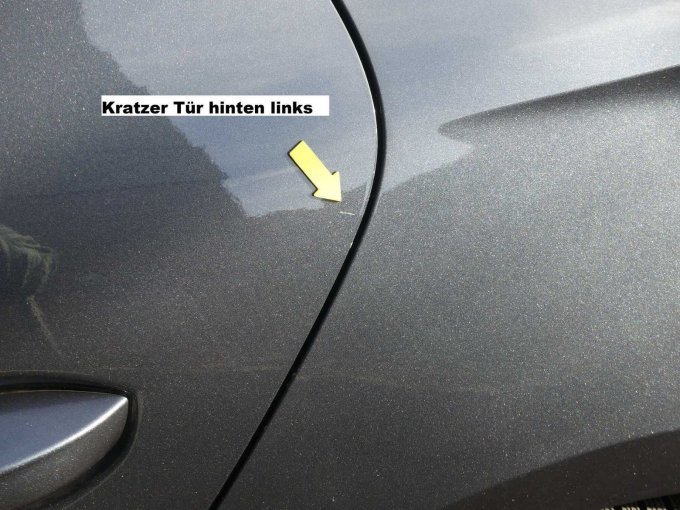Kratzer Tür hinten links