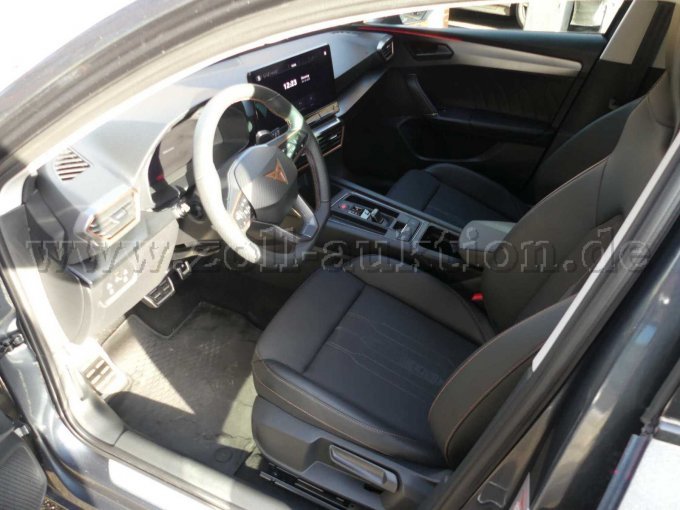 Innenansicht vorne links