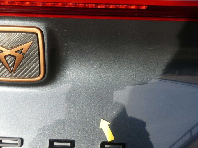 leichte Verkratzug Heckklappe