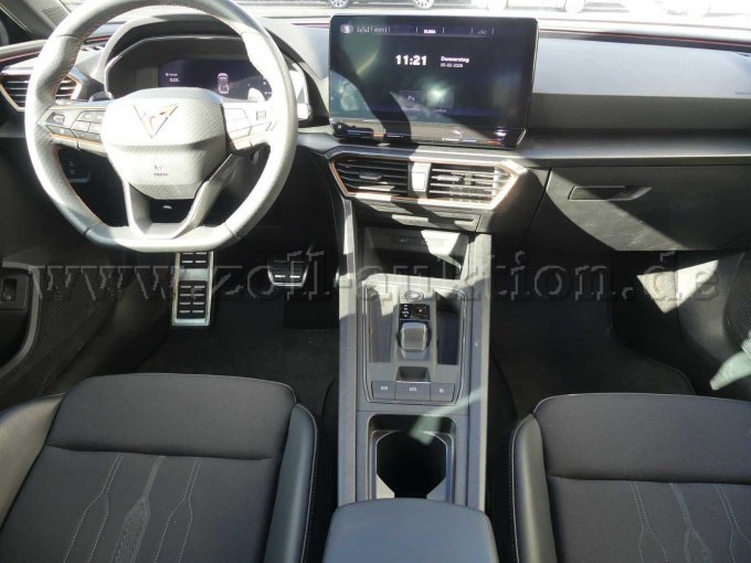 Innenansicht vorne Mitte