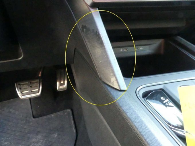 Klebereste Innenverkleidung