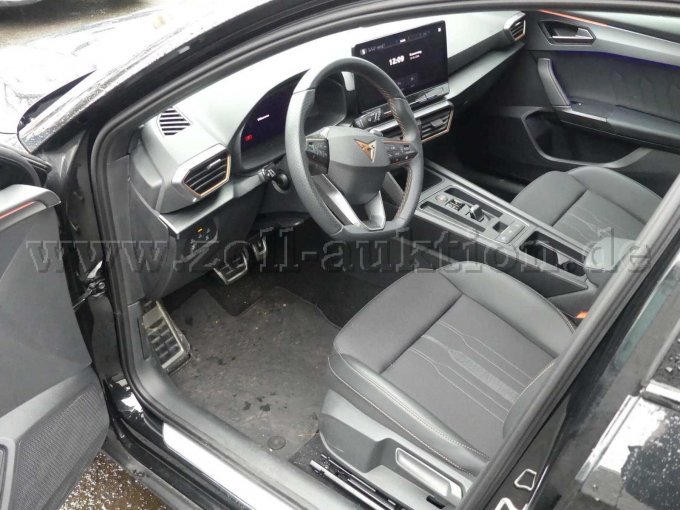 Innenansicht vorn links