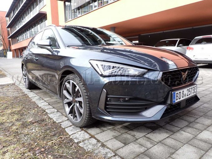 Frontansicht vorn rechts