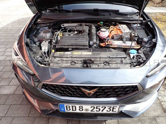 Frontansicht Motorraum