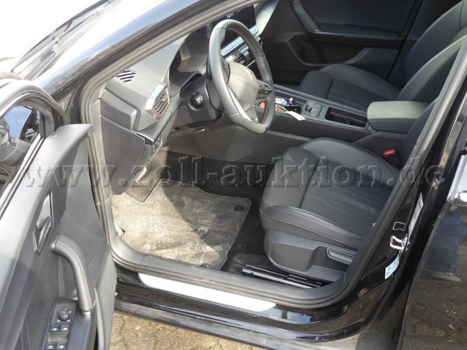 Innenraum vorn links