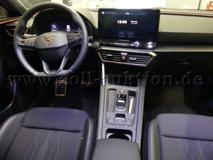 Innenansicht vorne Mitte