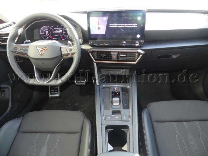 Innenansicht vorne Mitte