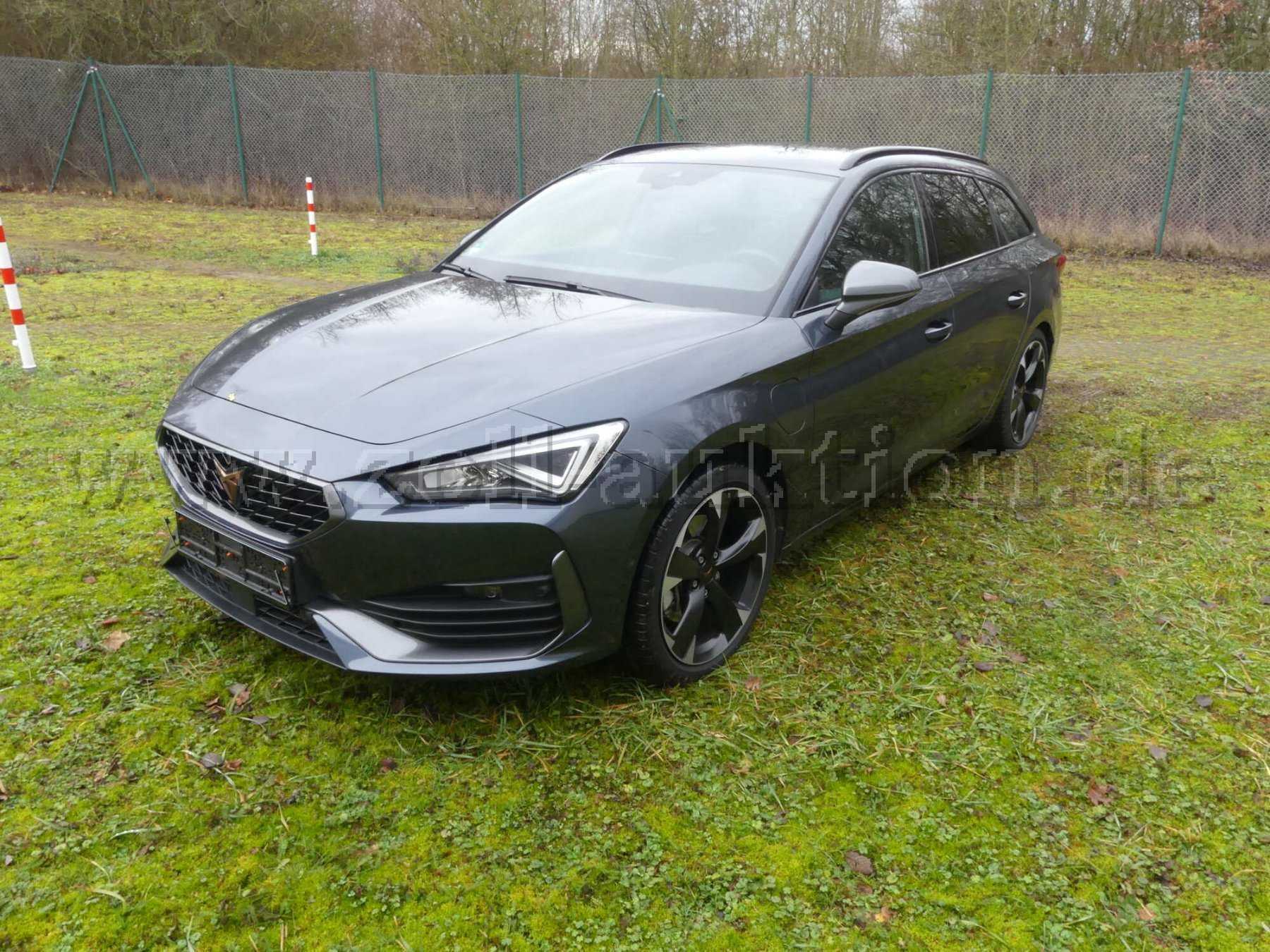 Frontansicht vorn links