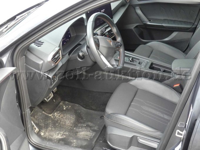 Innenraum vorn links