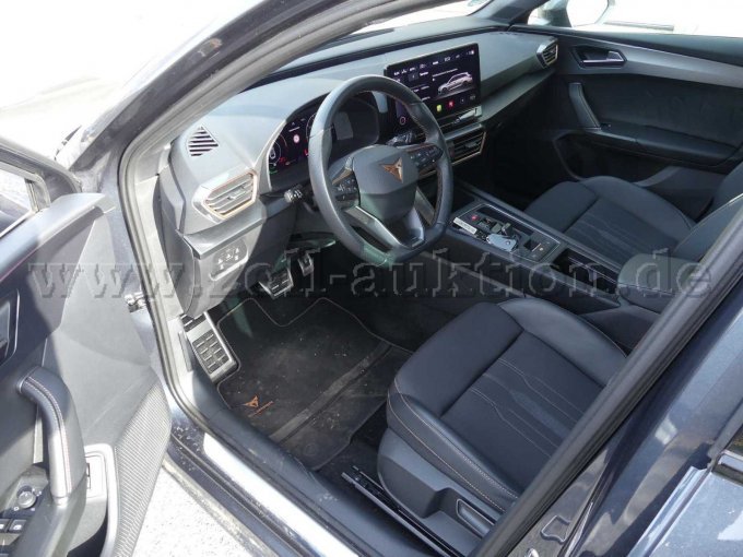 Innenansicht vorn links