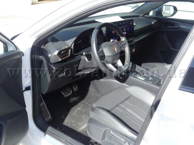 Innenansicht vorn links