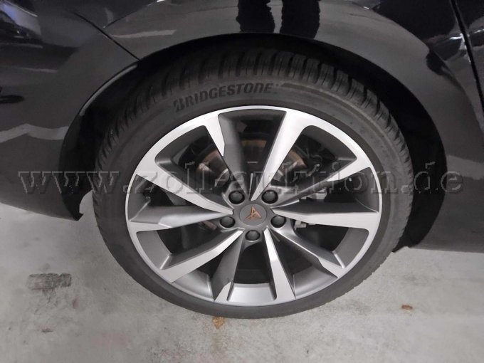 Fahrbereifung hinten