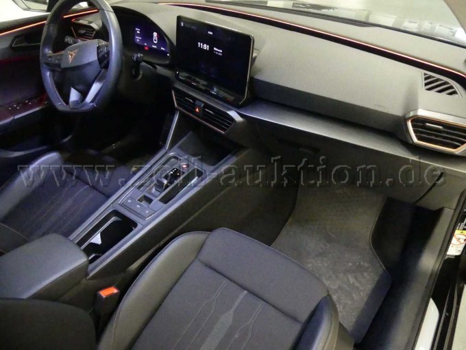 Innenansicht vorne rechts