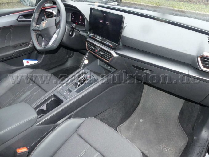 Innenansicht vorne rechts