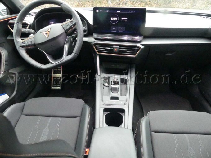 Innenansicht vorne mitte