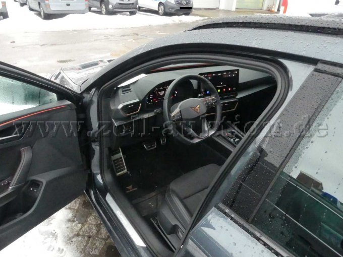 Innenansicht vorn links