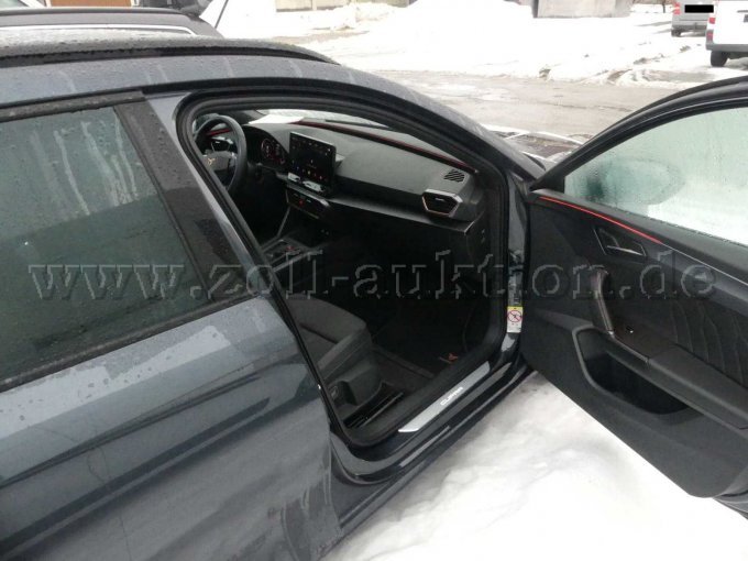 Innenansicht vorn rechts