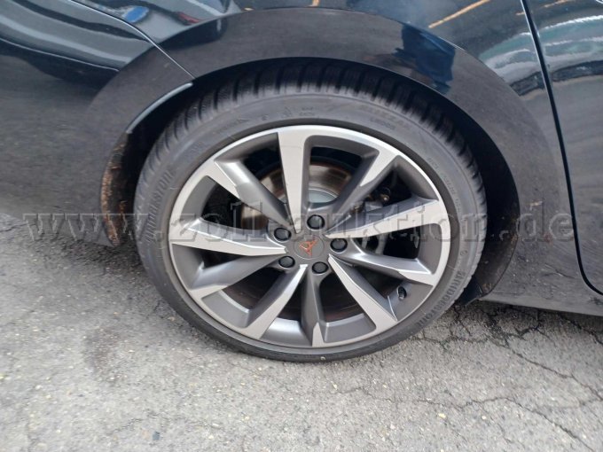 Fahrbereifung hinten