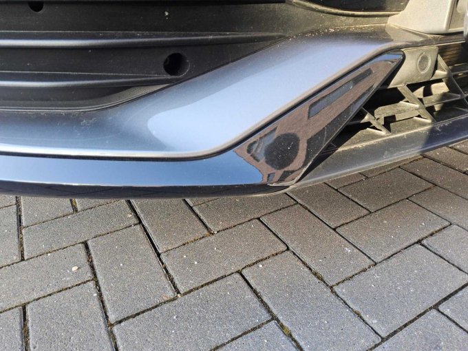 Blende Stoßfänger vorn rechts geschürft